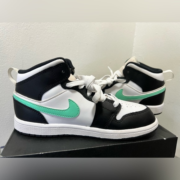 Air Jordan 1 Mid GS Black White Mint Green - Size 3Y - Picture 6 of 7